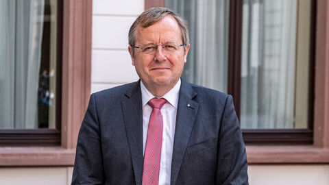 Der Hessische Raumfahrtkoordinator Prof. Dr. Johann-Dietrich Wörner. Der Hessische Raumfahrtkoordinator Prof. Dr. Johann-Dietrich Wörner.