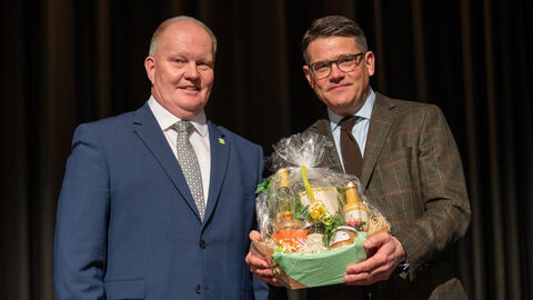 Ministerpräsident Boris Rhein bei der Eröffnung der 75. Landwirtschaftlichen Woche Nordhessen in Baunatal Ministerpräsident Boris Rhein bei der Eröffnung der 75. Landwirtschaftlichen Woche Nordhessen in Baunatal