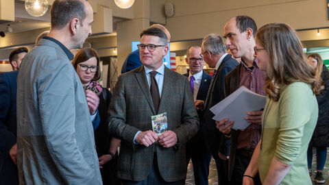 Ministerpräsident Boris Rhein bei der Eröffnung der 75. Landwirtschaftlichen Woche Nordhessen in Baunatal Ministerpräsident Boris Rhein bei der Eröffnung der 75. Landwirtschaftlichen Woche Nordhessen in Baunatal