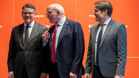 Ministerpräsident Boris Rhein besucht das Familienunternehmen Viessmann in Allendorf (Eder)