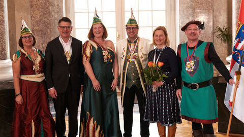 Ministerpräsident Boris Rhein und seine Frau Tanja Raab-Rhein empfangen im Schloss Biebrich in Wiesbaden hessische Fastnachtsvereine Ministerpräsident Boris Rhein und seine Frau Tanja Raab-Rhein empfangen im Schloss Biebrich in Wiesbaden hessische Fastnachtsvereine