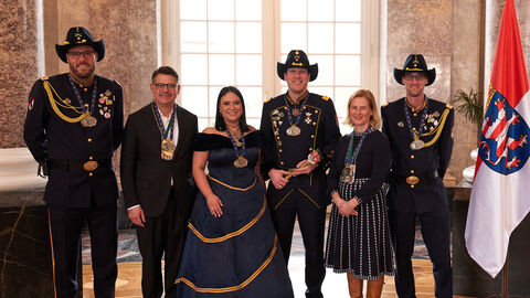 Ministerpräsident Boris Rhein und seine Frau Tanja Raab-Rhein empfangen im Schloss Biebrich in Wiesbaden hessische Fastnachtsvereine Ministerpräsident Boris Rhein und seine Frau Tanja Raab-Rhein empfangen im Schloss Biebrich in Wiesbaden hessische Fastnachtsvereine