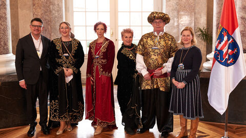 Ministerpräsident Boris Rhein und seine Frau Tanja Raab-Rhein empfangen im Schloss Biebrich in Wiesbaden hessische Fastnachtsvereine Ministerpräsident Boris Rhein und seine Frau Tanja Raab-Rhein empfangen im Schloss Biebrich in Wiesbaden hessische Fastnachtsvereine