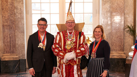 Ministerpräsident Boris Rhein und seine Frau Tanja Raab-Rhein empfangen im Schloss Biebrich in Wiesbaden hessische Fastnachtsvereine Ministerpräsident Boris Rhein und seine Frau Tanja Raab-Rhein empfangen im Schloss Biebrich in Wiesbaden hessische Fastnachtsvereine