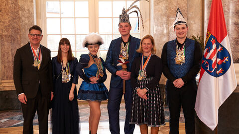 Ministerpräsident Boris Rhein und seine Frau Tanja Raab-Rhein empfangen im Schloss Biebrich in Wiesbaden hessische Fastnachtsvereine Ministerpräsident Boris Rhein und seine Frau Tanja Raab-Rhein empfangen im Schloss Biebrich in Wiesbaden hessische Fastnachtsvereine