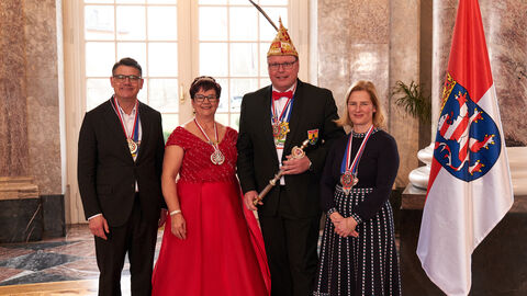 Ministerpräsident Boris Rhein und seine Frau Tanja Raab-Rhein empfangen im Schloss Biebrich in Wiesbaden hessische Fastnachtsvereine Ministerpräsident Boris Rhein und seine Frau Tanja Raab-Rhein empfangen im Schloss Biebrich in Wiesbaden hessische Fastnachtsvereine