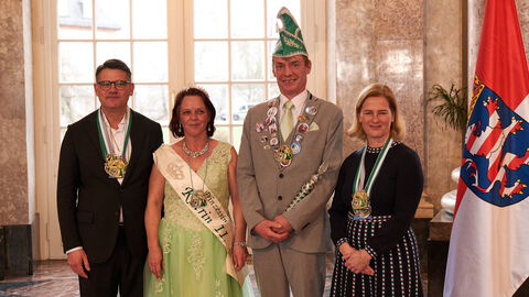 Ministerpräsident Boris Rhein und seine Frau Tanja Raab-Rhein empfangen im Schloss Biebrich in Wiesbaden hessische Fastnachtsvereine Ministerpräsident Boris Rhein und seine Frau Tanja Raab-Rhein empfangen im Schloss Biebrich in Wiesbaden hessische Fastnachtsvereine