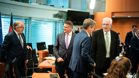 Ministerpräsident Boris Rhein bei den Beratungen der Ministerpräsidentinnen und Ministerpräsidenten mit dem Bundeskanzler