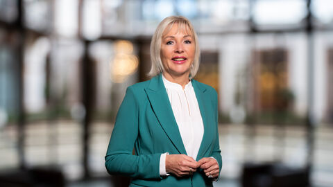 Prof. Dr. Kristina Sinemus Portraitfoto von Prof. Dr. Kristina Sinemus