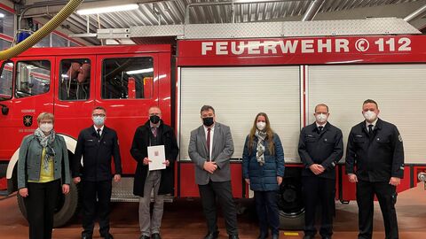 MdL Claudia Ravensburg, Stadtbrandinspektor und Wehrführer Alexander Paul, Bürgermeister Ralf Gutheil, Europastaatssekretär Mark Weinmeister, MdL Dr. Daniela Sommer, Stv. Stadtbrandinspektor Michael Ritte, Stv. Wehrführer Alexander Conradi MdL Claudia Ravensburg, Stadtbrandinspektor und Wehrführer Alexander Paul, Bürgermeister Ralf Gutheil, Europastaatssekretär Mark Weinmeister, MdL Dr. Daniela Sommer, Stv. Stadtbrandinspektor Michael Ritte, Stv. Wehrführer Alexander Conradi