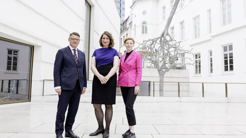 Ministerpräsident Boris Rhein hat die Direktorin des Jüdischen Museums Frankfurt, Prof. Dr. Mirjam Wenzel, mit dem Hessischen Kulturpreis 2024 ausgezeichnet 
